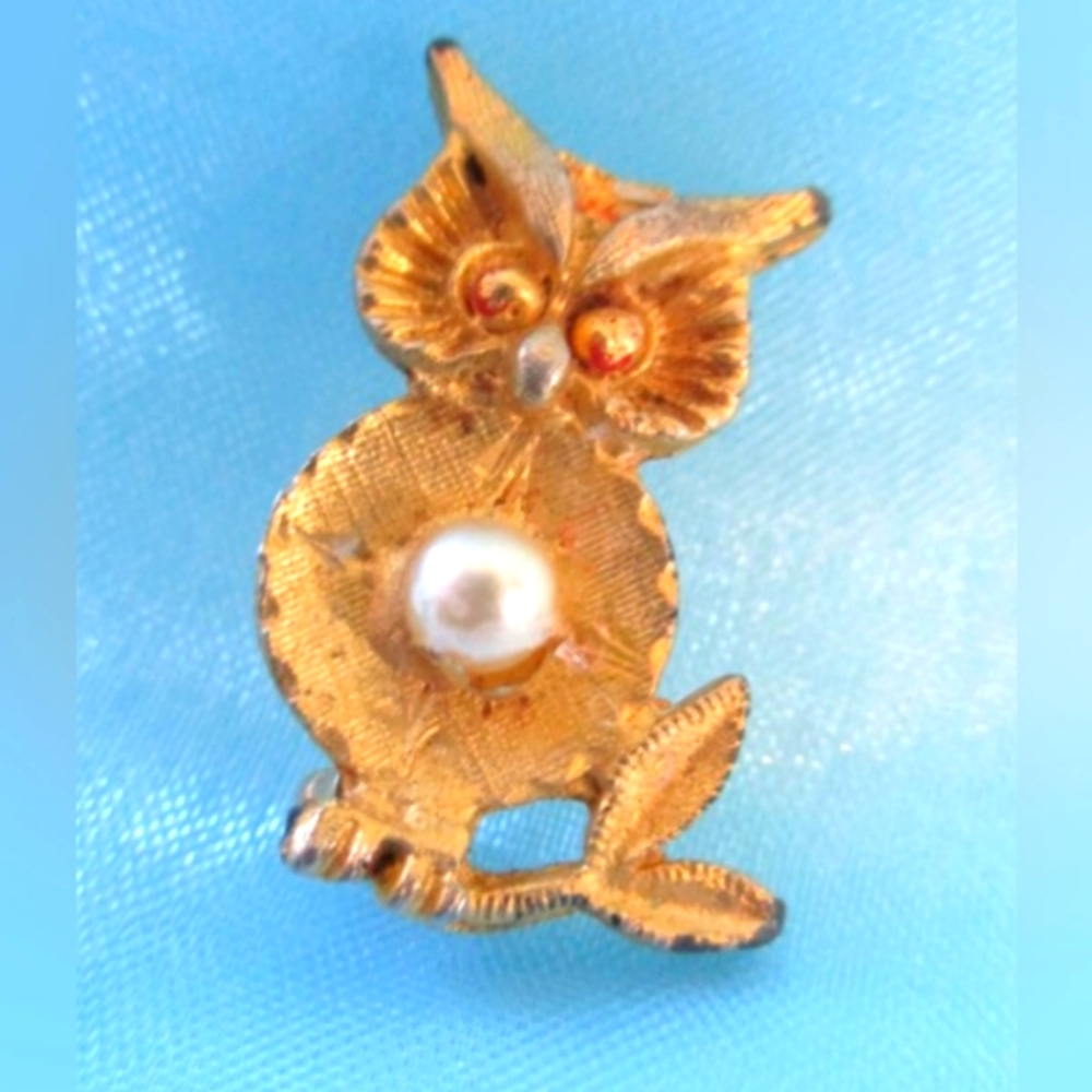 Vintage Gold Tone Owl with Faux Pearl Brooch, Pin